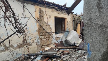 Des maisons endommagées après les attaques des forces russes à Mykolaïv, en Ukraine, le 17 novembre 2024. (MYKOLAIV REGIONAL MILITARY ADMIN / ANADOLU / AFP)