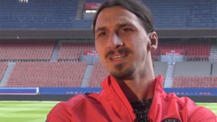 &nbsp; (Pour la deuxième fois en moins de 24h, Ibrahimovic s'excuse  © capture d'écran /PSG TV)