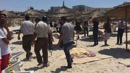 &nbsp; (La plage de Sousse où s'est déroulée l'attaque ce vendredi 26 juin © Sipa Press)