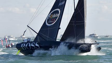 Le voilier d'Alex Thomson pendant le Vendée Globe 2016. (LOIC VENANCE / AFP)