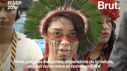 En Amazonie aussi, la jeunesse se mobilise. Présente à Washington pour remettre une lettre ouverte aux parlementaires américains, la jeune activiste pour le climat Artemisa Xakriabá avait un message à faire passer à Donald Trump et Jair Bolsonaro de la part des communautés indigènes.