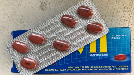 L'Ibuprofrène pourrait favoriser des complications infectieuses graves.&nbsp; (SOIZIC BOUR / RADIO FRANCE)