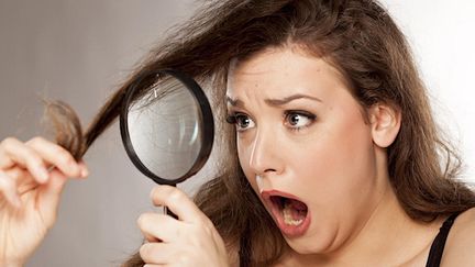 Pourquoi le stress favorise l'apparition de cheveux blancs (&copy;Fotolia)