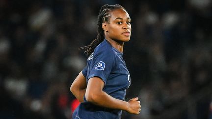 L'attaquante internationale du PSG, Marie-Antoinette Katoto, lors du match du PSG contre l'OL, le 1er octobre 2023. (MATTHIEU MIRVILLE / AFP)