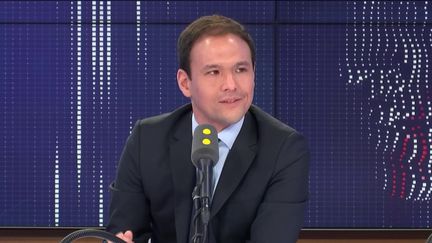 Cédric O, secrétaire d’État chargé du Numérique, était l'invité de franceinfo lundi 17 février . (FRANCEINFO / RADIO FRANCE)