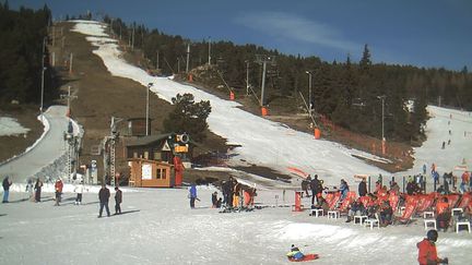 La station de Font-Romeu&nbsp;(Pyrénées-Orientales), à 1 700 mètres d'altitude, le 25 décembre 2015. (FONT-ROMEU.FR)