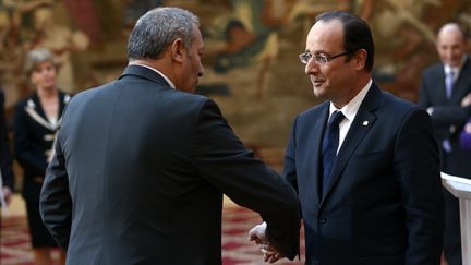 L'ancien ambassadeur de France en Andorre Za&iuml;r K&eacute;dadouche et le pr&eacute;sident Fran&ccedil;ois Hollande, le 22 f&eacute;vrier 2013 au palais de l'Elys&eacute;e, &agrave; Paris. (MAXPPP)