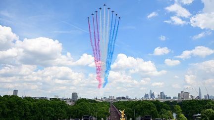 Survol aérien pour le jubilé de platine d'Elizabeth II, à Londres, le 2 juin 2022. (PAUL ELLIS / AFP)