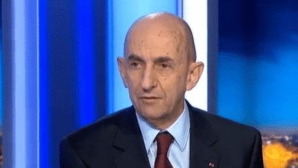 "Je suis l&agrave; pour donner mon opinion et c&rsquo;est au gouvernement de d&eacute;cider", a d&eacute;clar&eacute; Louis Gallois sur le plateau du 20 heures de France 2, lundi 5 novembre 2012. ( FRANCE 2 / FRANCETV INFO)