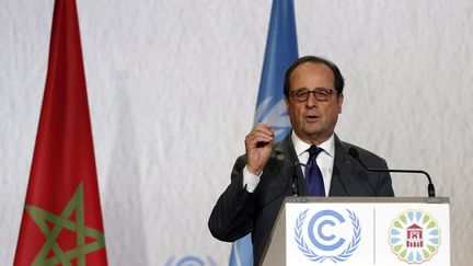 François Hollande prononce un discours à la conférence climat, à Marrakech (Maroc), le 15 novembre 2016. (MOHAMED MESSARA / EPA / AFP)