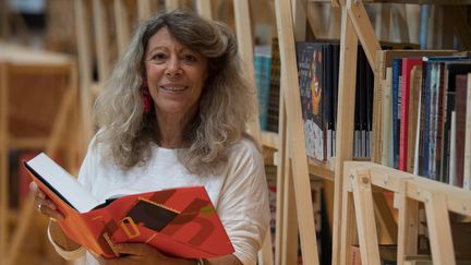 La philosophe Barbara Cassin au salon du livre de Francfort (Allemagne), le 10 octobre 2017. (BORIS ROESSLER / AFP)