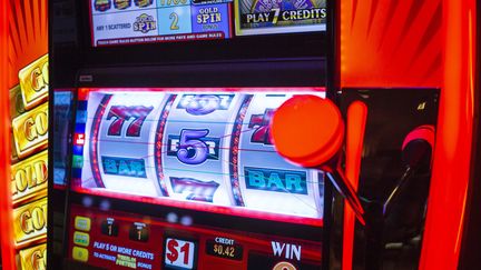 Des machines à sous dans un casino de Las Vegas, aux Etats-Unis. (TOMS AUZINS / ROBERT HARDING HERITAGE)