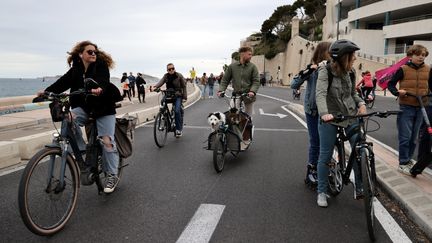 Des cyclistes, le 26 mars 2023 à Marseille (Bouches-du-Rhône). (VALLAURI NICOLAS / MAXPPP)