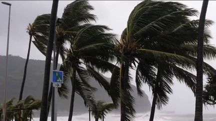 Cyclone à La Réunion : l'inquiétude toujours présente (FRANCE 2)