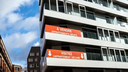 Des appartements sont à vendre dans cet immeuble neuf, à Paris. (MAXPPP)