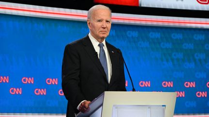 Le président démocrate des Etats-Unis, Joe Biden, lors du premier débat de l'élection présidentielle, le 27 juin 2024 à Atlanta, en Géorgie. (KYLE MAZZA / AFP)