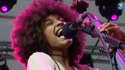 Esperanza Spalding et Molly Johnson enchantent le public de Jazz à Vannes
 (Culturebox)