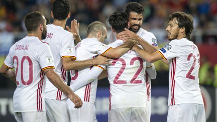 Diego Costa félicité par ses coéquipiers (ROBERT ATANASOVSKI / AFP)