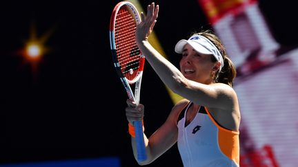 La joie d'Alizé Cornet, à l'occasion de sa qualification en quarts de finale de l'Open d'Australie, le 24 janvier 2022. (PAUL CROCK / AFP)