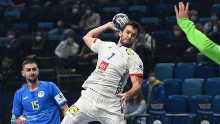 Romain Lagarde lors de son deuxième match du Groupe C de l'Euro, face à l'Ukraine, le 15 janvier 2022.&nbsp; (ATTILA KISBENEDEK / AFP)