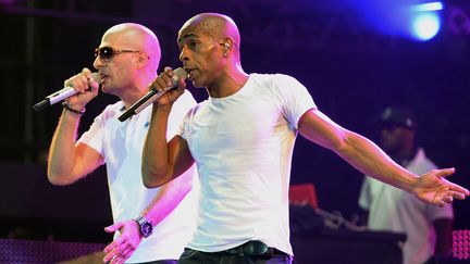 Akhenaton et Shurik'n lors d'un concert en 2013 au&nbsp;Stade de France.&nbsp; (PIERRE ANDRIEU / AFP)