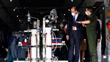 Le Premier ministre Jean Castex sur la base aérienne de&nbsp;Matoury (Guyane),&nbsp;le 12 juillet 2020. (JODY AMIET / AFP)