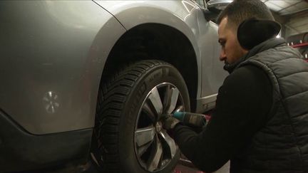 Automobile : les équipements neige obligatoires dans plusieurs départements (France 3)