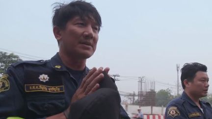 Des pompiers thaïlandais&nbsp; (Capture d'écran France 2)