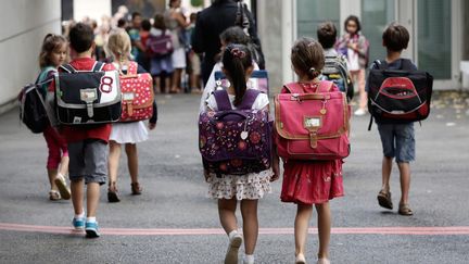 Gr&acirc;ce &agrave; un manteau &eacute;quip&eacute; d'une balise GPS, les parents ont la possibilit&eacute; de suivre en temps r&eacute;el les d&eacute;placements de leur enfant.&nbsp; (MAXPPP)