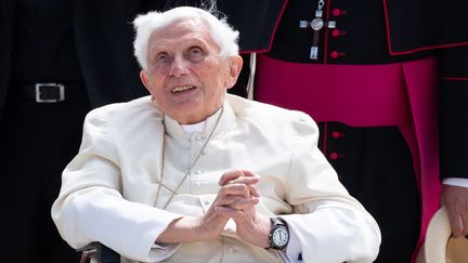 L'ancien pape Benoît XVI, Joseph Ratzinger, à l'aéroport de Munich, en Allemagne, le 22 juin 2020.&nbsp; (SVEN HOPPE / AFP)