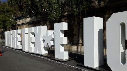 Le projet "Marée des lettres", du collectif berlinois Invisible playground network, sera installé sur les berges de Seine,&nbsp;pour la Nuit blanche 2017 à Paris. (ANNE CHEPEAU / RADIO FRANCE)