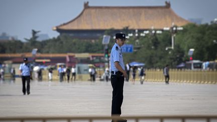 La place Tiananmen sous surveillance le lundi 3 juin 2019, à la veille des 30 ans du printemps chinois, le 4 juin 1989. (NICOLAS ASFOURI / AFP)