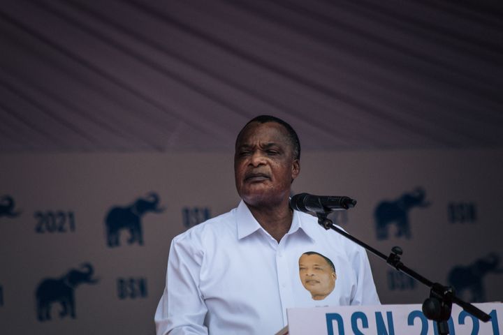 Le président congolais Denis Sassou-Nguesso lors d'un discours de campagne à Brazzaville, le 19 mars 2021. (ALEXIS HUGUET / AFP)