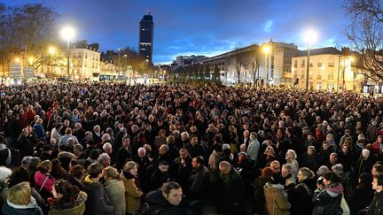 Environ 800 personnes ont répondu à l'appel au rassemblement contre l'antisémitisme dans le centre-ville de Nantes (Loire-Atlantique), mardi 19 février 2019 autour du&nbsp;Monument aux 50-Otages. (MAXPPP)