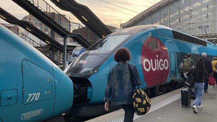 Un Ouigo, sur un quai de la gare Lille-Flandres (Nord). (AURÉLIEN ACCART / RADIO FRANCE)