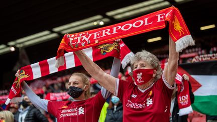 Des supporters du LFC dans le stade d'Anfield, à Liverpool (Royaume-Uni) le 23 mai 2021 (HAN YAN / XINHUA)