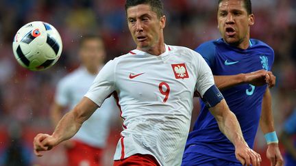 L'attaquant polonais Robert Lewandowski (JANEK SKARZYNSKI / AFP)