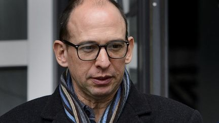 Laurent S&eacute;galat&nbsp;sort du tribunal de Lausanne (Suisse), le 29 novembre 2012.&nbsp; (FABRICE COFFRINI / AFP)