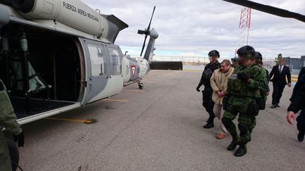 Joaquin "El Chapo" Guzman lors de son extradition par hélicoptère à Ciudad Juarez (Mexique), le 19 janvier 2017.&nbsp; (REUTERS)