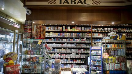 Tabac : un buraliste se diversifie pour survivre à la hausse des prix