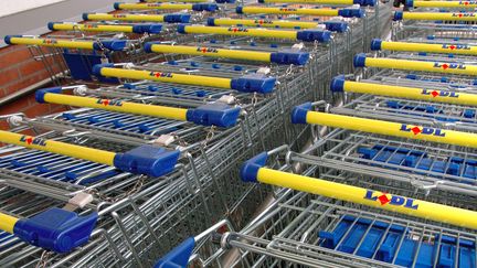 Le groupe de hard discount Lidl va tester l'ouverture de ses magasins le dimanche, d&egrave;s le 1er juillet 2014. (MAXPPP)