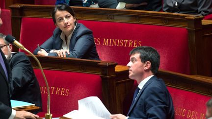 La ministre du Logement, C&eacute;cile Duflot, et le ministre de l'Int&eacute;rieur, Manuel Valls, le 1er octobre 2013 &agrave; l'Assembl&eacute;e nationale, &agrave; Paris. (LCHAM / SIPA)