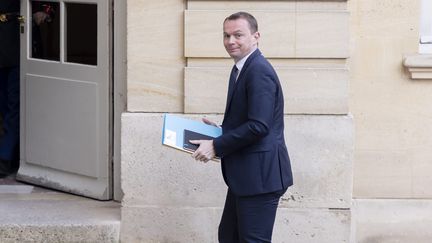 Le ministre du Travail Olivier Dussopt arrive à Matignon le 5 avril 2023 (VINCENT ISORE / MAXPPP)