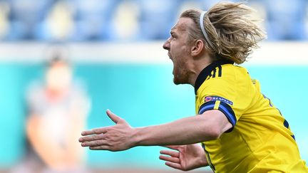 Emil Forsberg célèbre son but avec la Suède face à la Slovaquie, le 18 juin à Saint-Pétersbourg (KIRILL KUDRYAVTSEV / POOL)