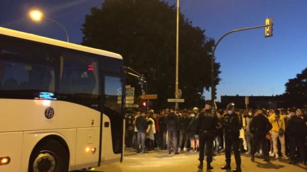 Le campement de migrants situé à Aubervilliers, en Seine-Saint-Denis, est évacué mercredi 29 juillet 2020. (SOLÈNE CRESSANT / FRANCE-INFO)