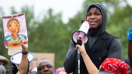 L'acteur John Boyega s'exprime le 3 juin 2020 à Londres durant la manifestation de protestation après la mort de George Floyd aux États-Unis. (DAVID PARRY /REX / SIPA / SHUTTERSTOCK)