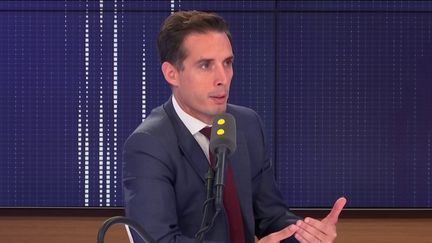 Jean-Baptiste Djebbari, secrétaire d'État chargé des Transports, invité du "8.30 franceinfo", mardi 17 septembre 2019.&nbsp; (FRANCEINFO / RADIOFRANCE)