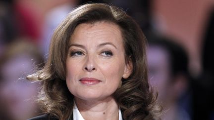 Val&eacute;rie Trierweiler, sur le plateau du "Grand journal" de Canal+, le 25 janvier 2012. (PATRICK KOVARIK / AFP)