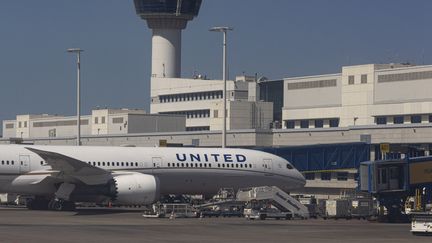 A United Airlines plane at Athens Airport, Greece, on May 23, 2024. (NICOLAS ECONOMOU / NURPHOTO / AFP)