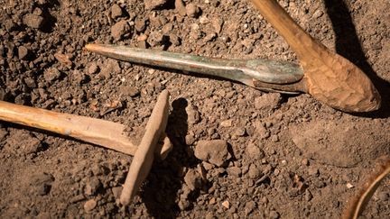 Des répliques d'outils préhistoriques trouvés dans la mine de sel de Hallstatt, en Autriche
 (Alex Haladia / AFP)